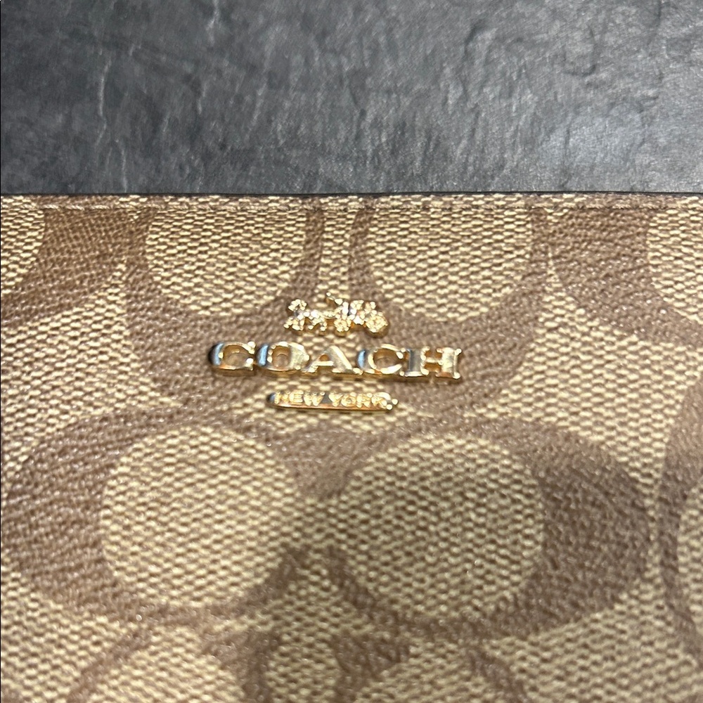 Coach Medium ID Zip Wallet in Signature Canvas brown - Picture 5 of 5